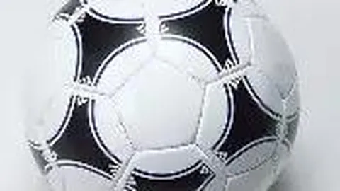 前女友劳伦试图联络沃克妻子安妮缓和关系，反遭拒绝并被拉黑